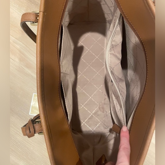 Micheal Kors Large Brown Saffiano Zip Tote - Picture 4 of 13